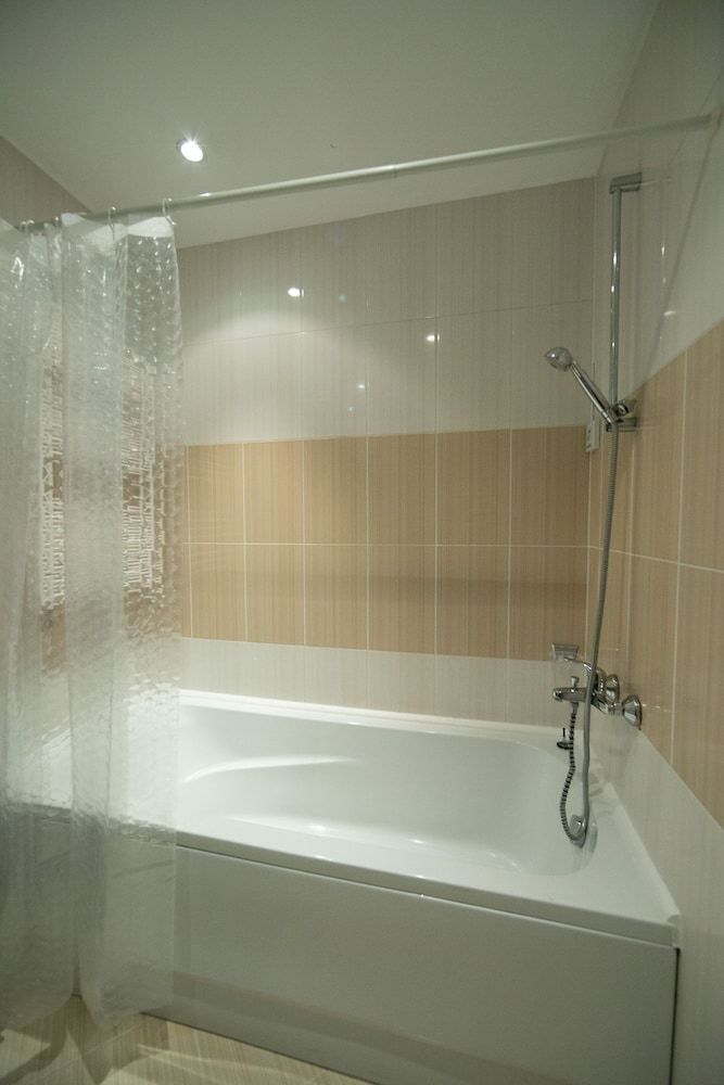 Deep Soaking Bathtub