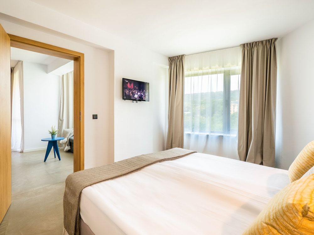 Family Apartment, Balcony