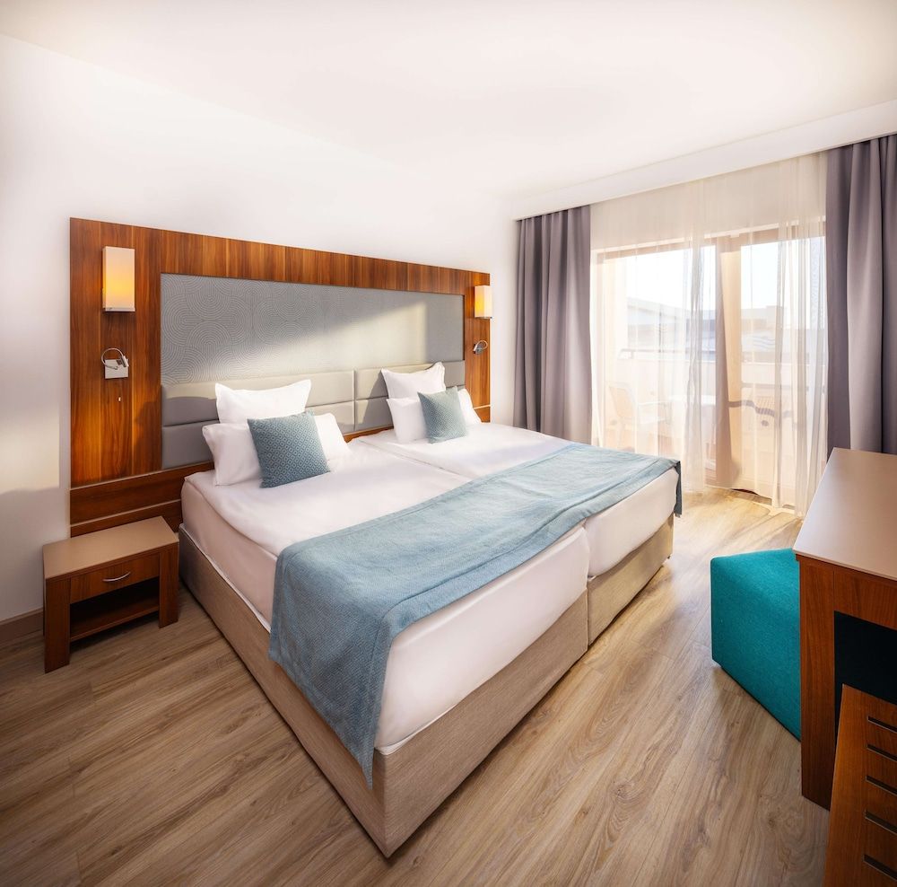 Double XS Sea View (2 Adults)