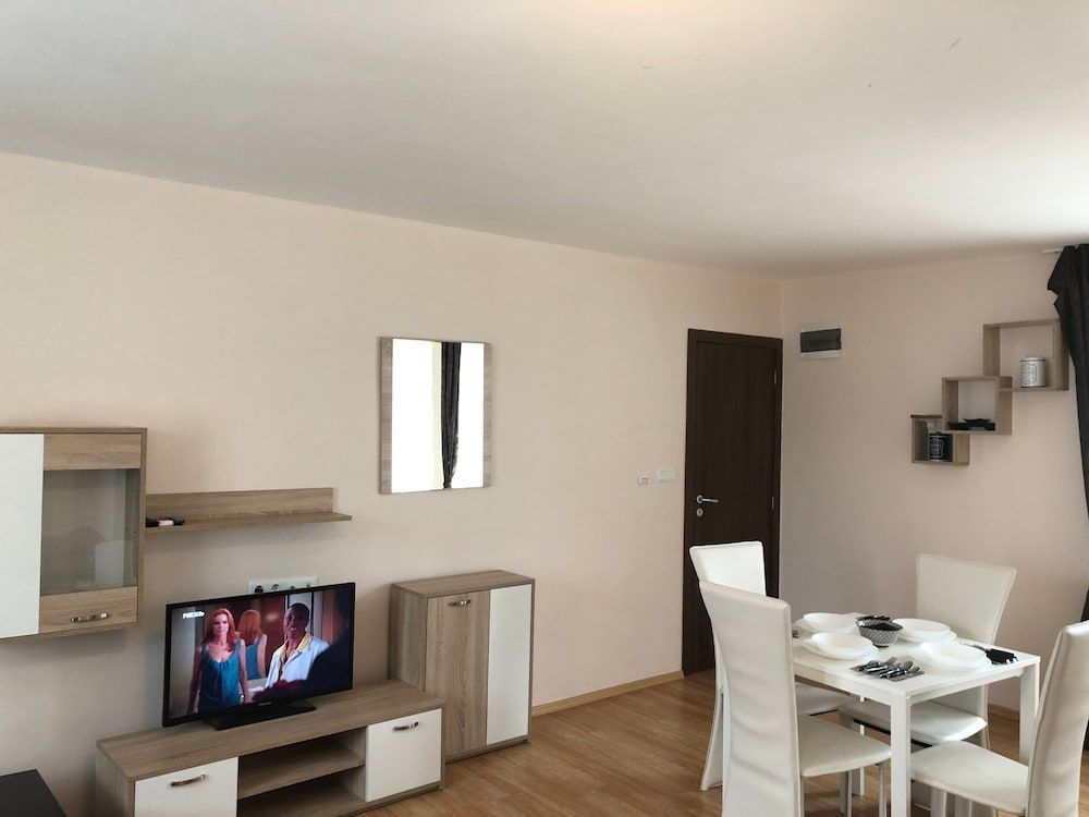 Palace De Luxe - Apartments Apartment, 1 Bedroom, Smoking 10