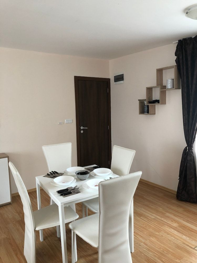 Palace De Luxe - Apartments Apartment, 1 Bedroom, Smoking 11