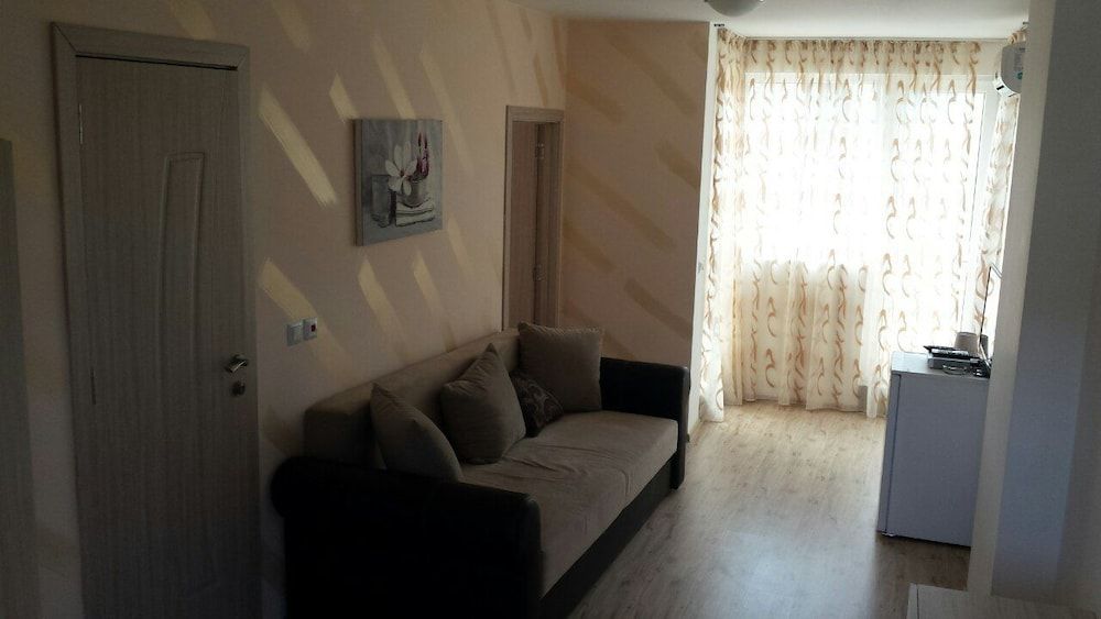 Suite, 1 Bedroom, Balcony, Pool View