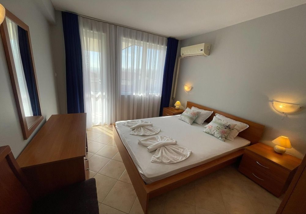 Traditional Apartment, City View