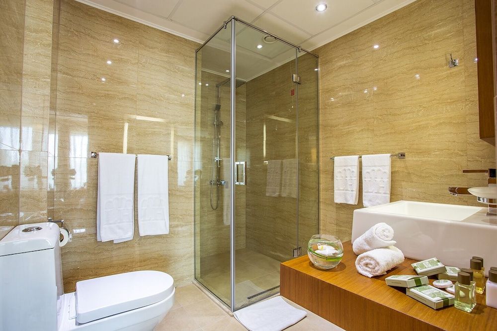 Landmark Creek Hotel & Wellness Superior Double or Twin Room, Lake View 3