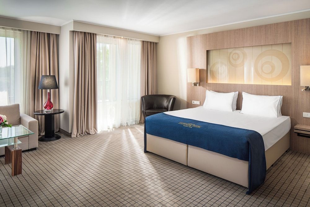 Landmark Creek Hotel & Wellness Deluxe Double or Twin Room, Balcony, Lake View 2