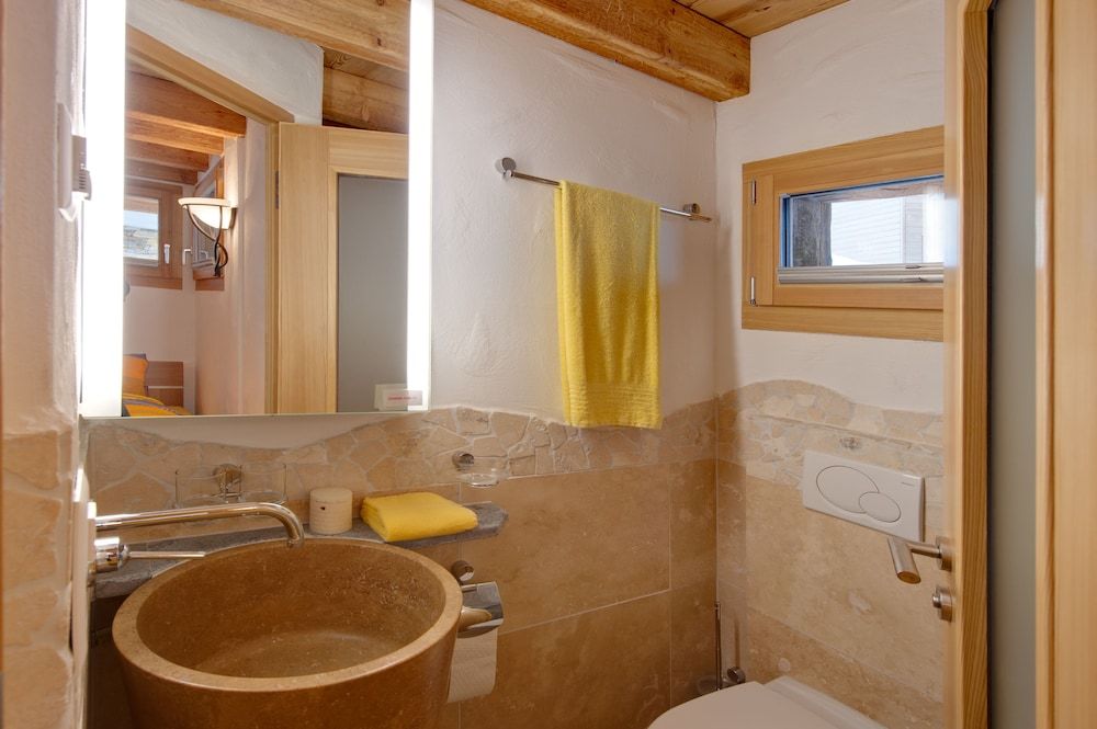 Chalet Alpoase Chalet, several beds, non-smoking, mountain view plus CHF 200 on top of the rate 6