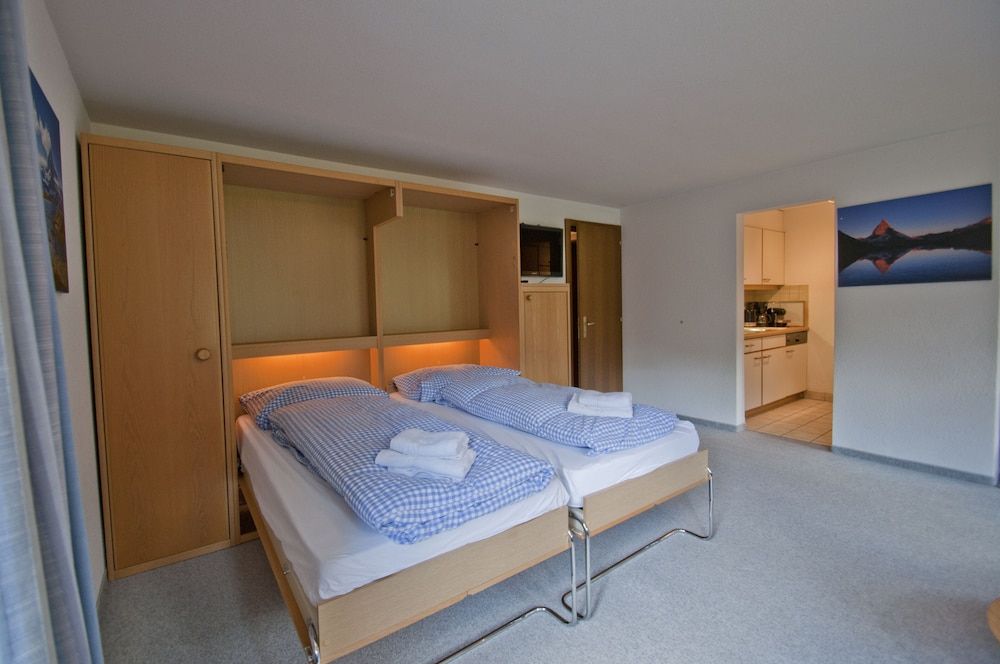 undefined Haus Pan 3