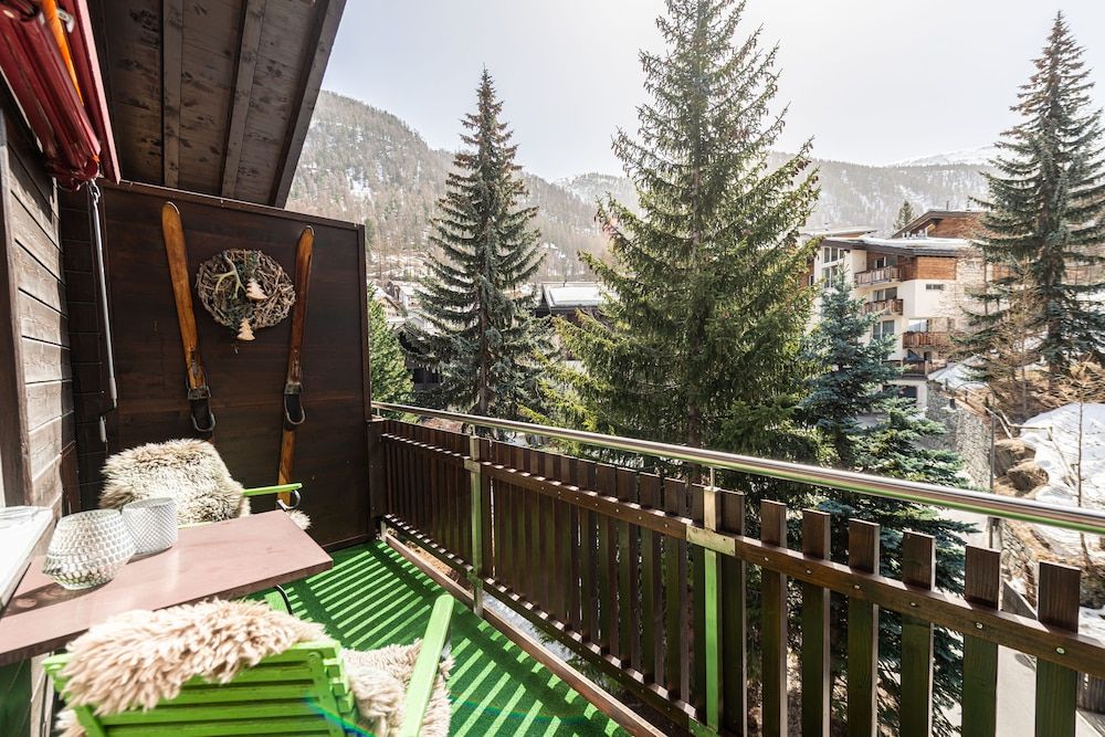 Cozy Attika Apartment Apartment plus 100 CHF cleaning fee on top of the rate 18