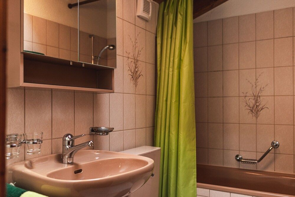 Cozy Attika Apartment Apartment plus 100 CHF cleaning fee on top of the rate 16