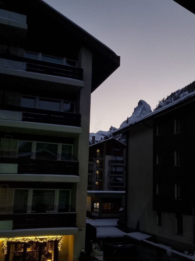 undefined Chalet Antoine serviced apartments by Mirabeau 8