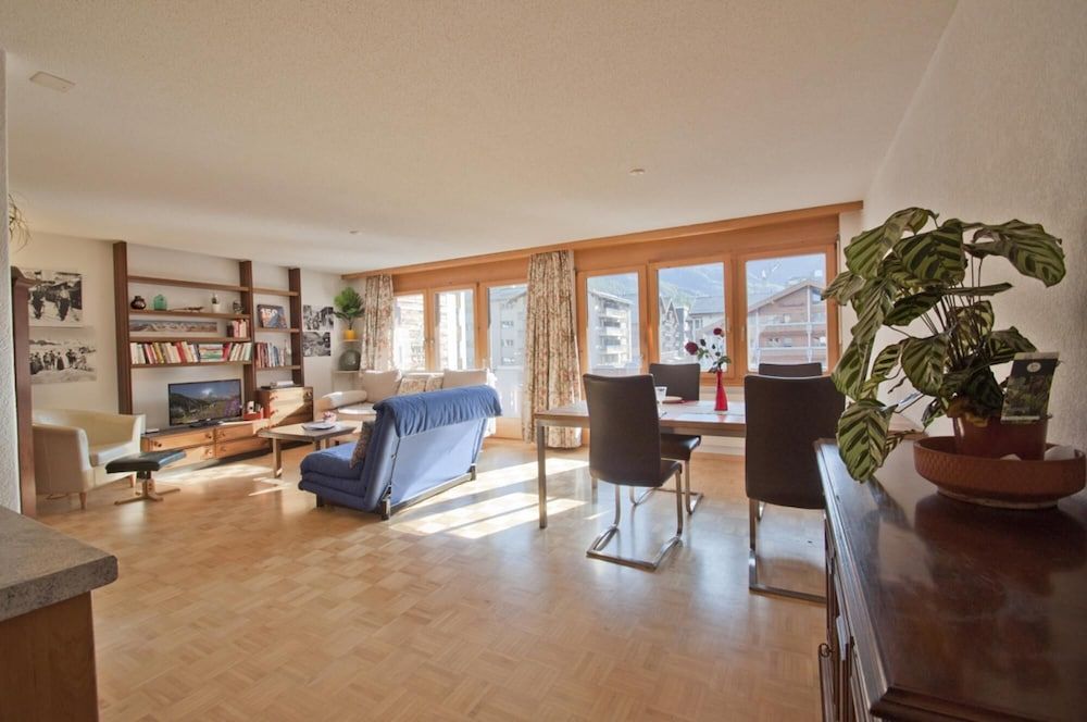 undefined Haus Bahnhofbuffet Apartment Riffelhorn 6