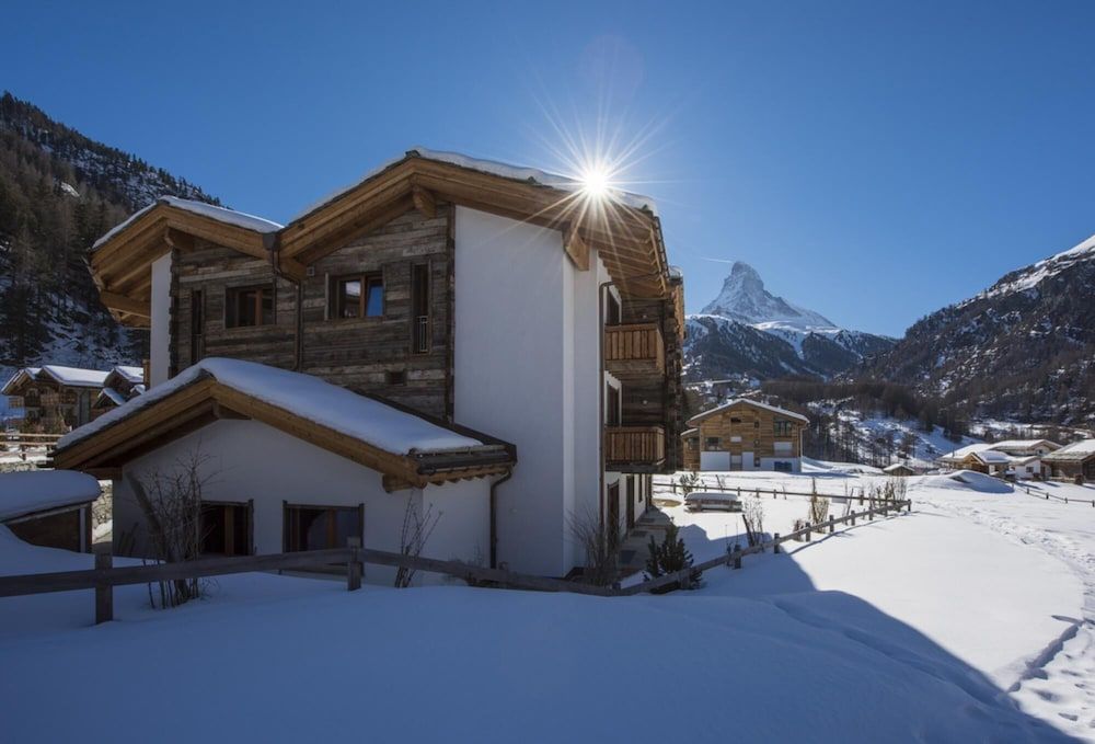 undefined Chalet Shalimar Apartment Furi 10