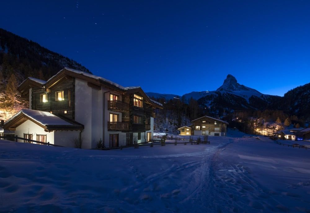 undefined Chalet Shalimar Apartment Furi 5