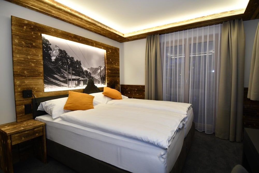 Hotel Elite Zermatt Deluxe Double Room 4