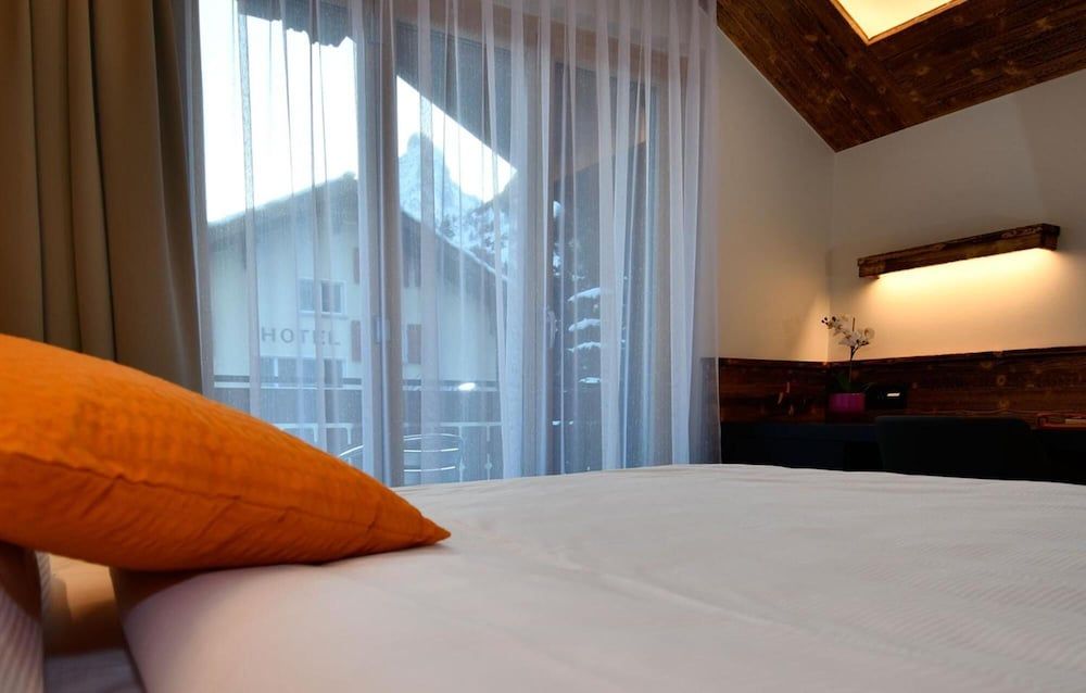 undefined Hotel Elite Zermatt 5