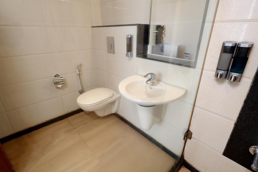 Hotel Prestige Deluxe Room 4