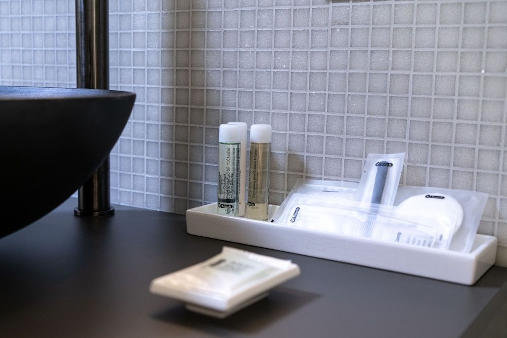 Le Sauvage Deluxe Double Room 9