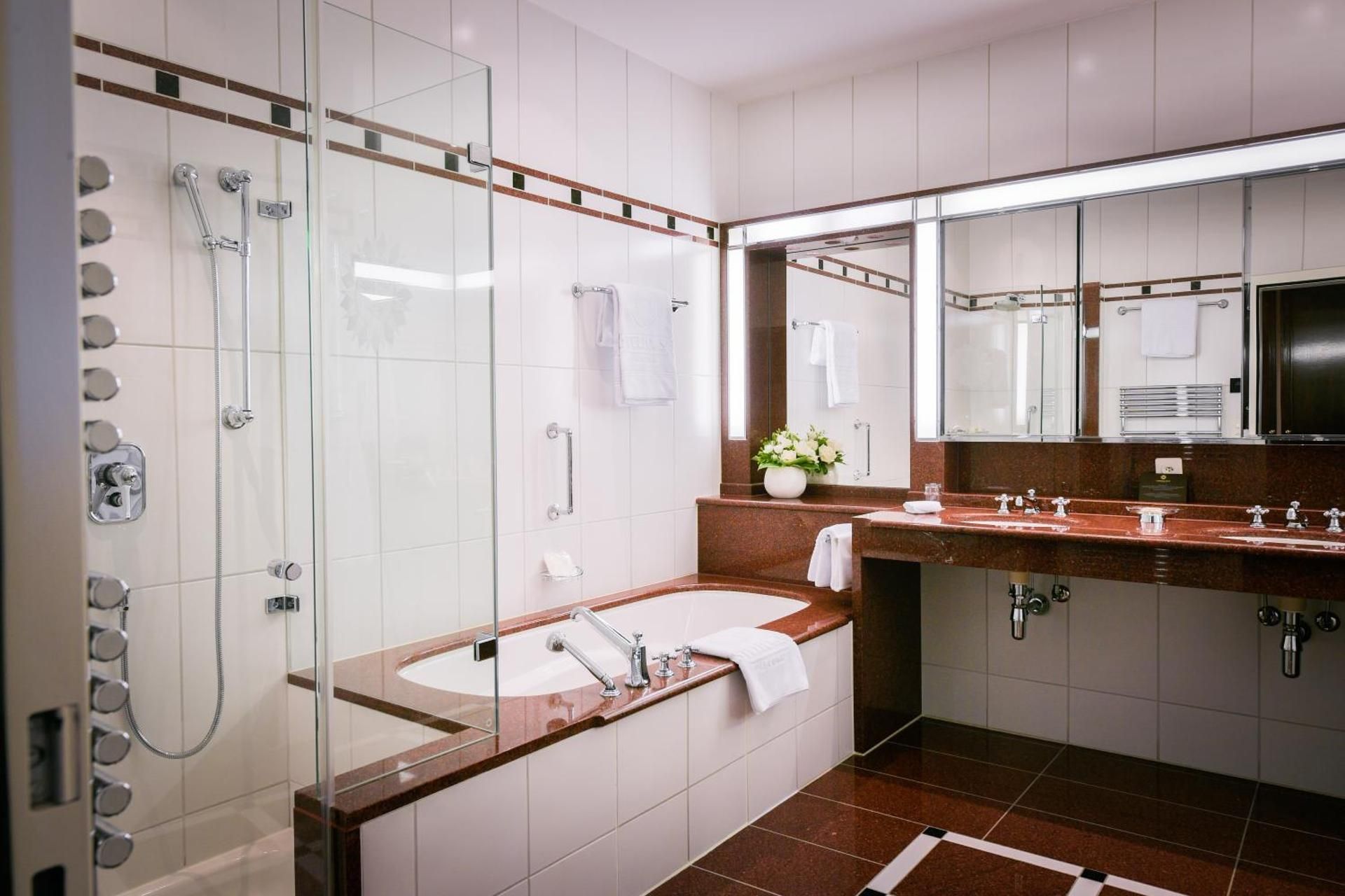 Retreat Loggia Suite