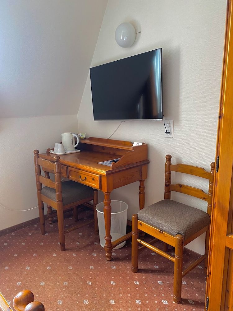 Hotel de la Paix Standard Double Room 7