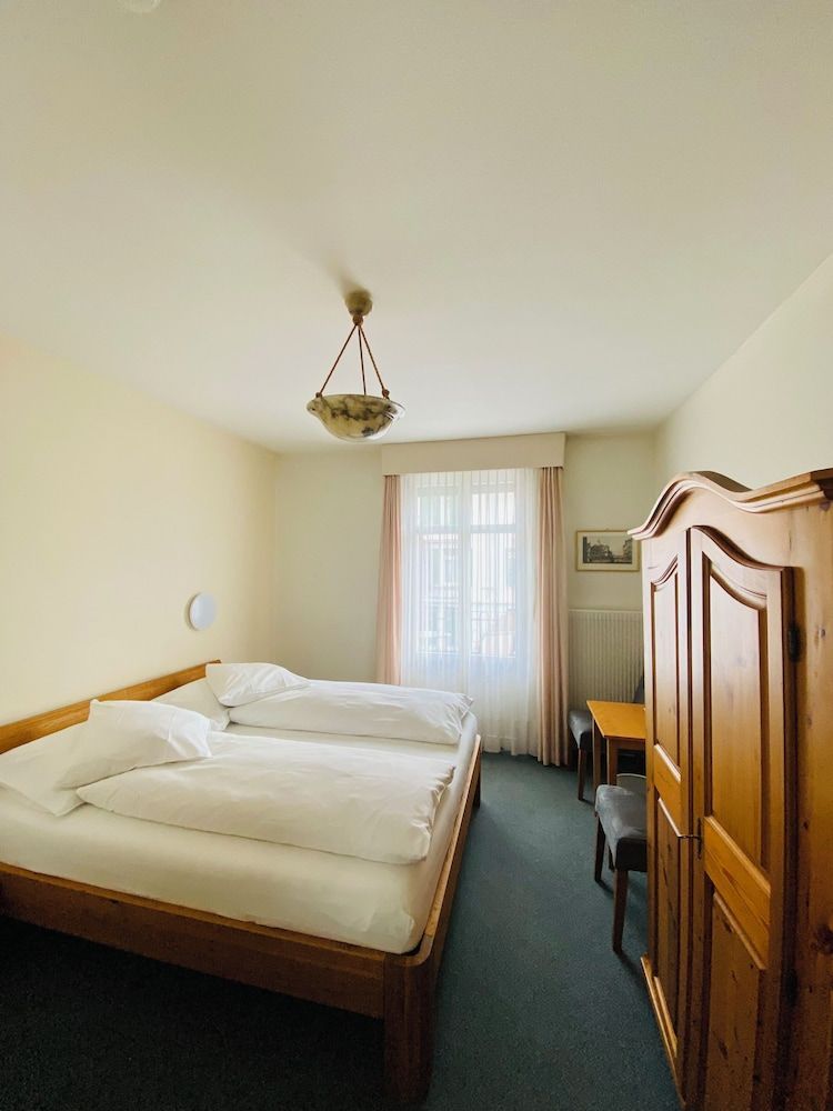 undefined Hotel de la Paix 5