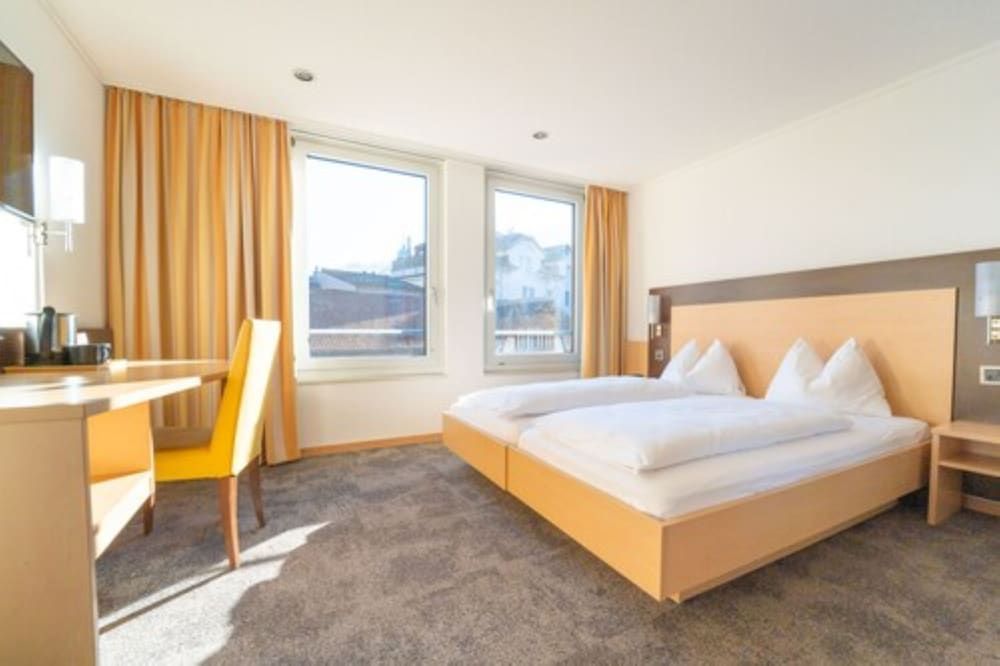 The Guesthouse by the Hey Hotel Standard Double Room 2