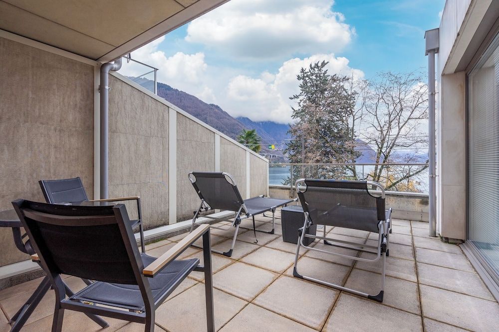 Luxury Apartment, 1 Bedroom, Lake View (Apartment 2)
