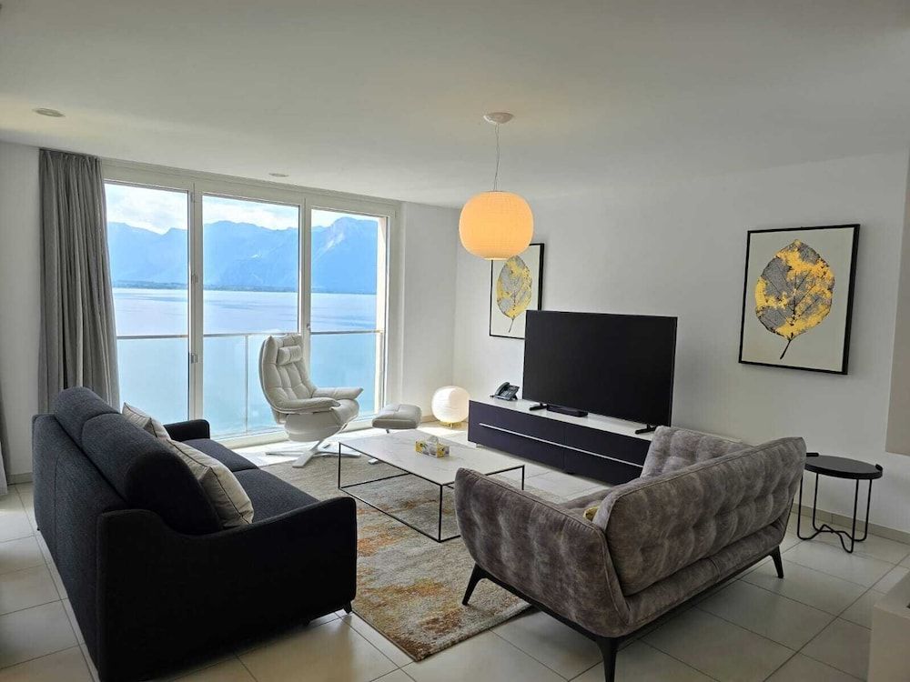 undefined Montreux Lake View Apartments and Spa 3