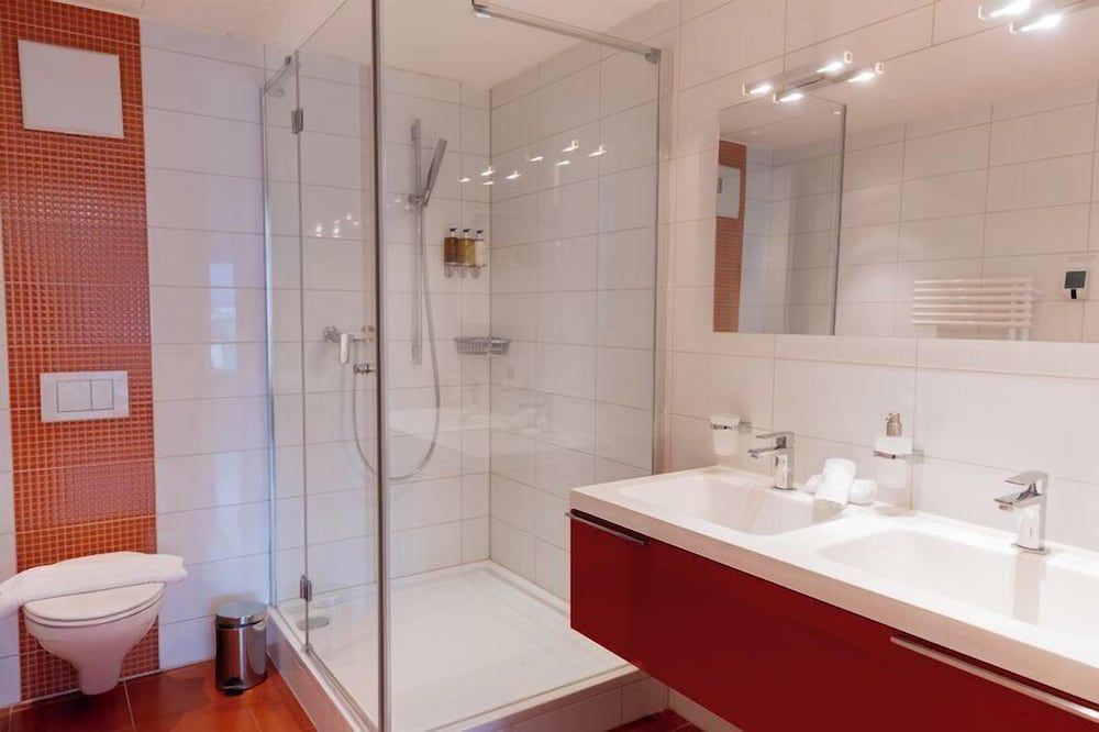 Montreux Lake View Apartments and Spa Luxury Apartment, 1 Bedroom, Lake View 3