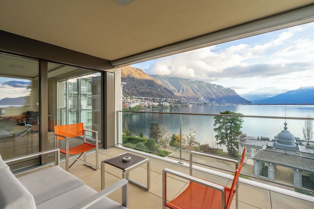 undefined Montreux Lake View Apartments and Spa 8
