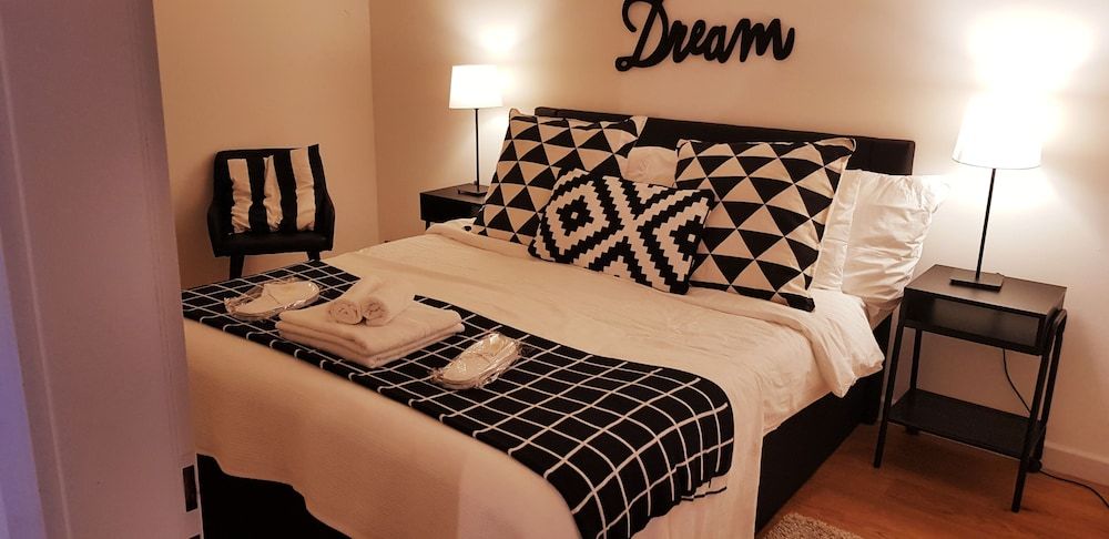 undefined citycentre lake view apartment 7