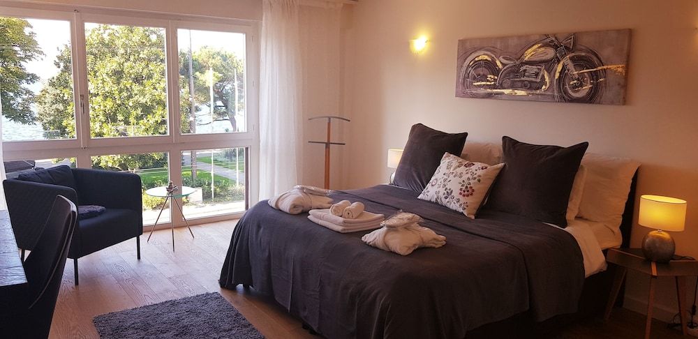 undefined citycentre lake view apartment 6