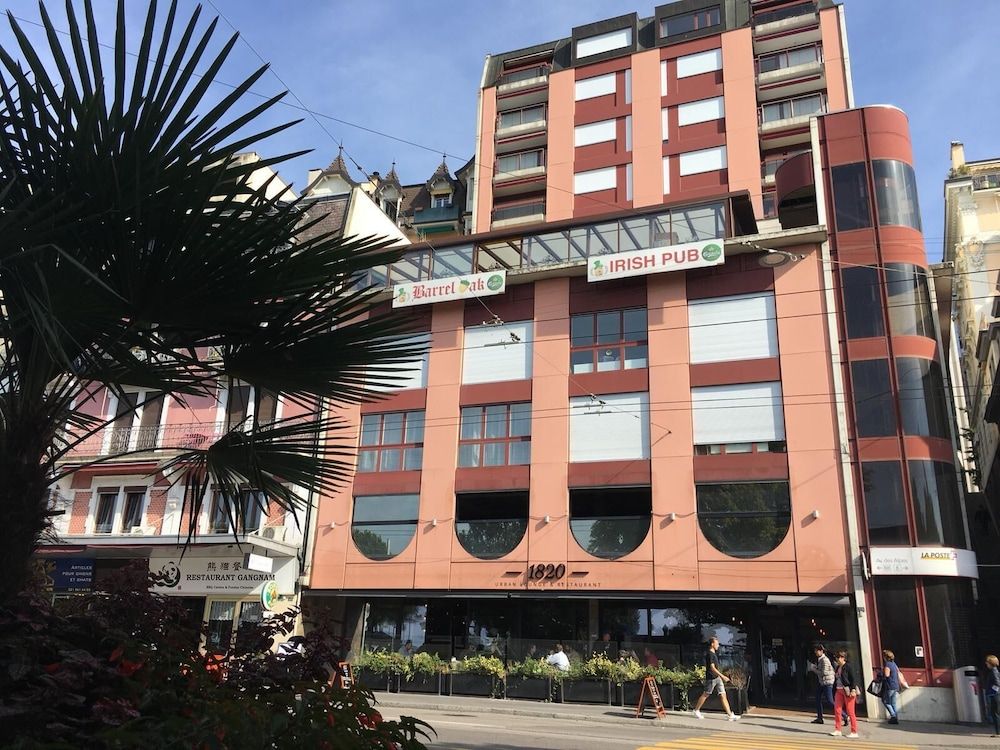 undefined citycentre lake view apartment 3