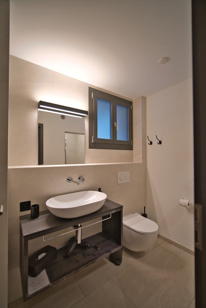 Eiger View Alpine Lodge Business Twin Room 5