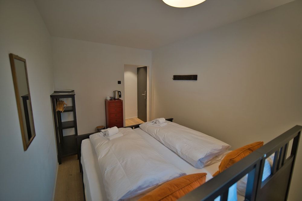 Eiger View Alpine Lodge Business Twin Room