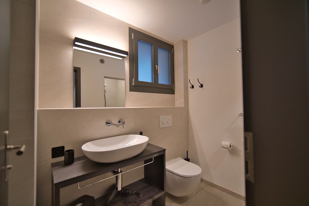 Eiger View Alpine Lodge Business Twin Room 6