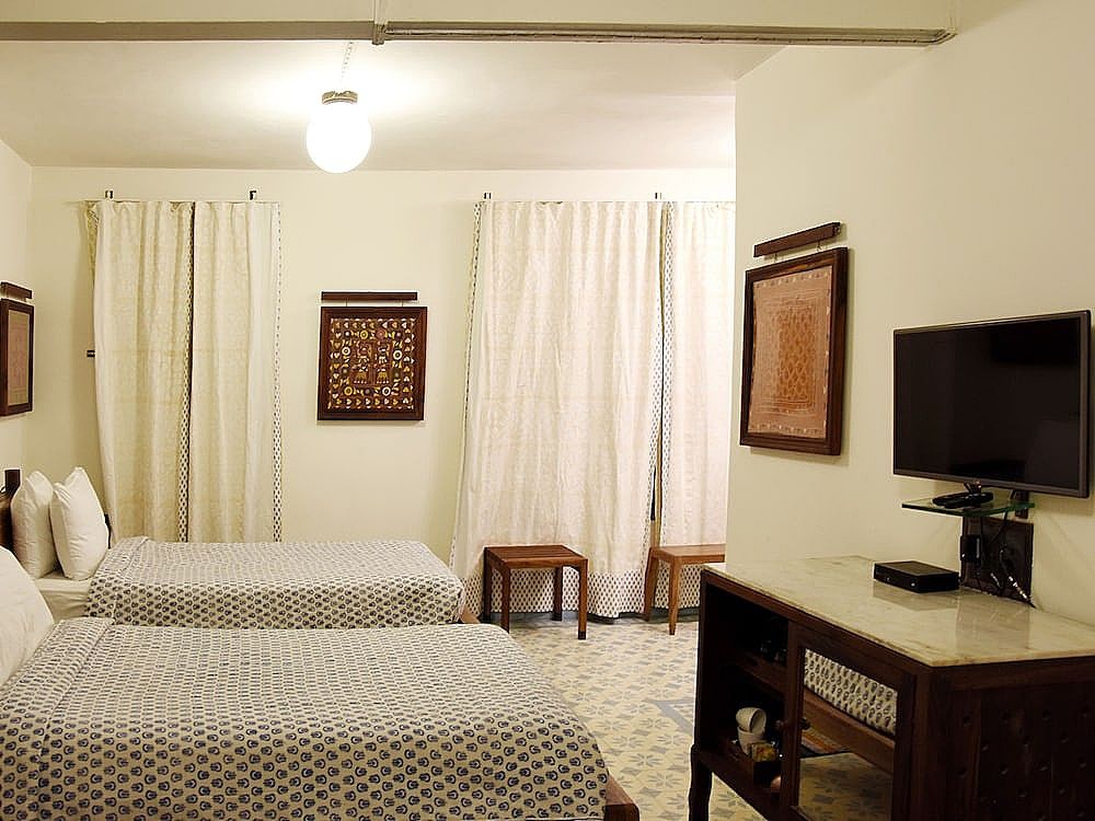 The House of MG Modern Heritage Classic Room 3