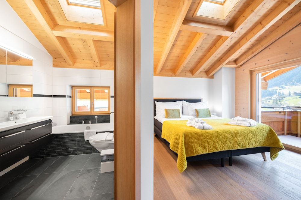 Chalet Alia and Apartments-Grindelwald by Swiss Hotel Apartments Columba Four Bedroom Apartment 2
