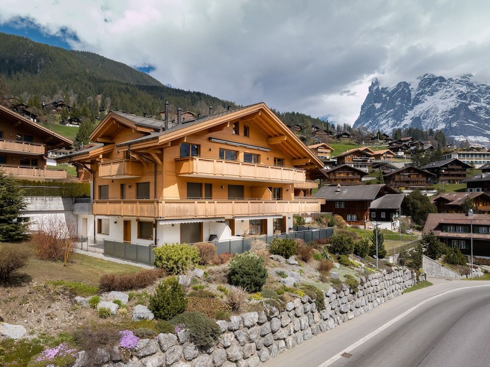 Chalet Alia and Apartments-Grindelwald by Swiss Hotel Apartments Columba Four Bedroom Apartment 17