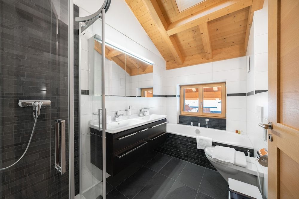 Chalet Alia and Apartments-Grindelwald by Swiss Hotel Apartments Columba Four Bedroom Apartment 15