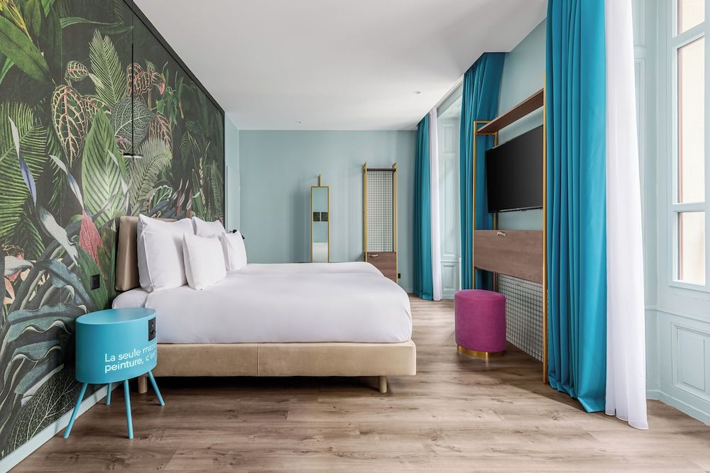 undefined Marmont Hotel 6