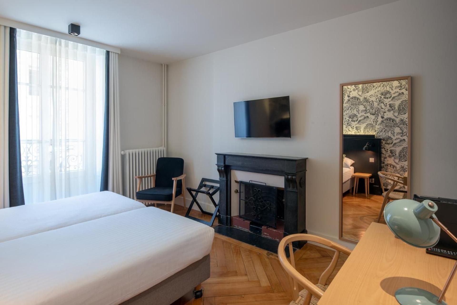 The Pax Hotel Twin  Room 3