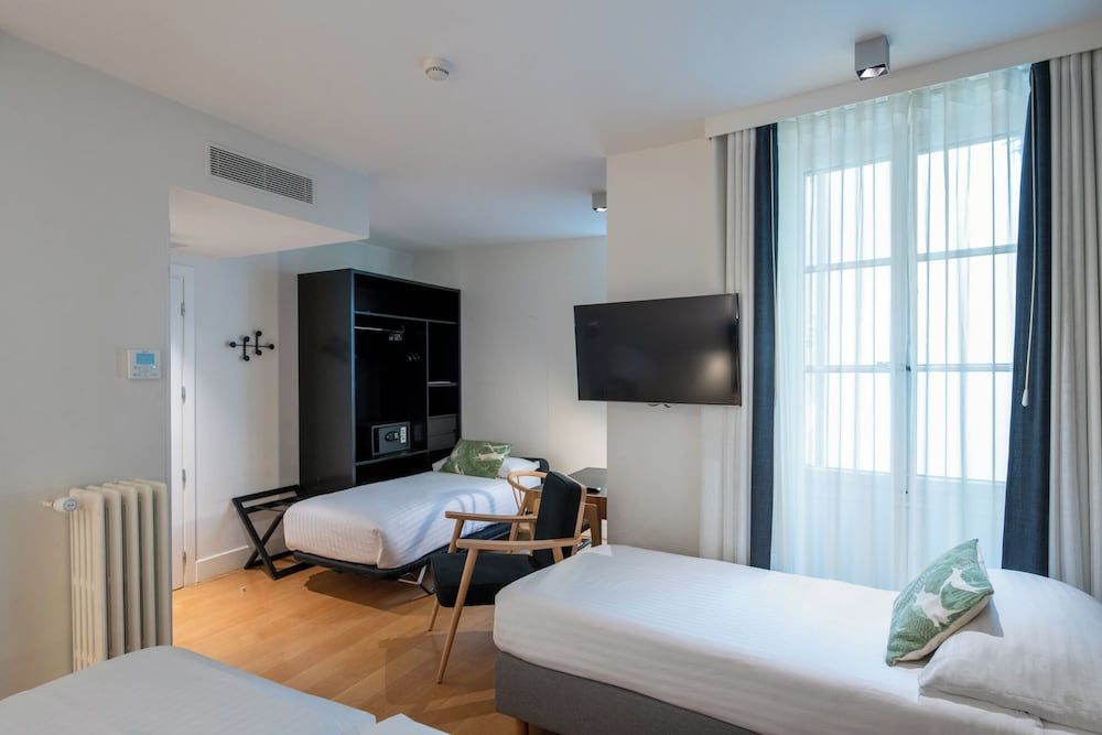 undefined The Pax Hotel 10