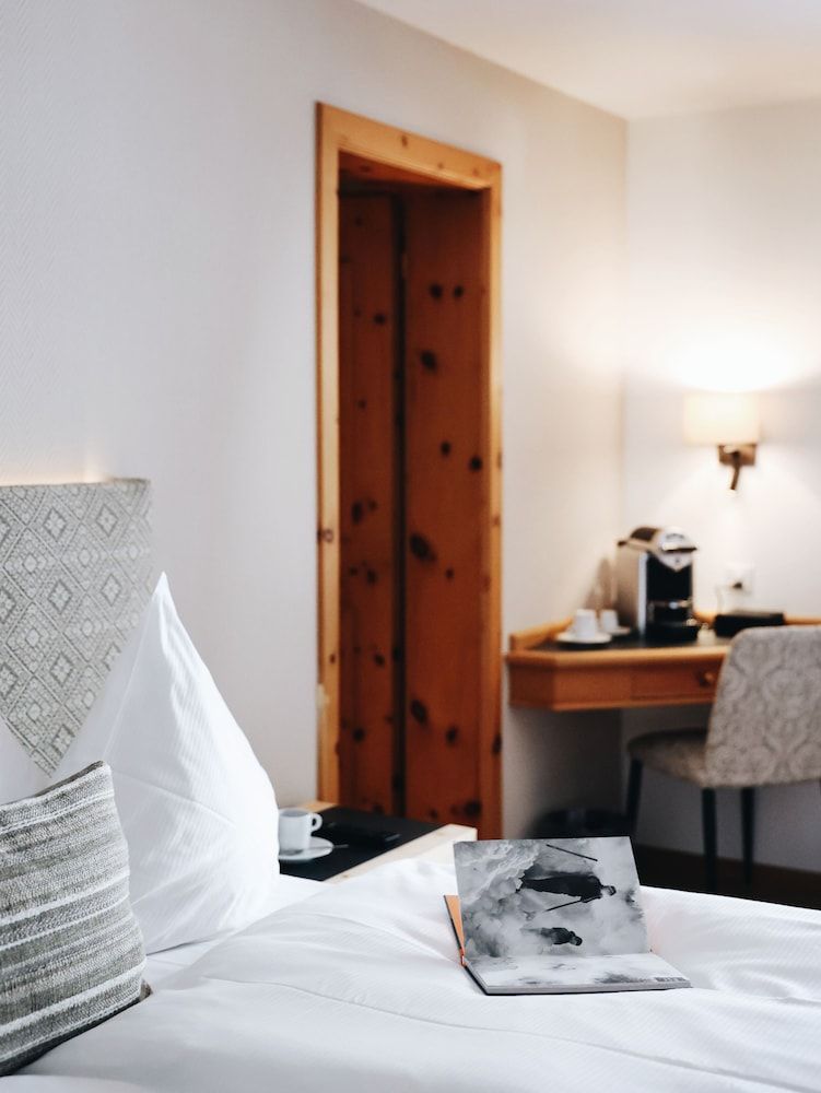 Hotel Steinbock Classic Double Room 8