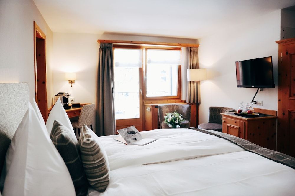 Hotel Steinbock Classic Double Room 4