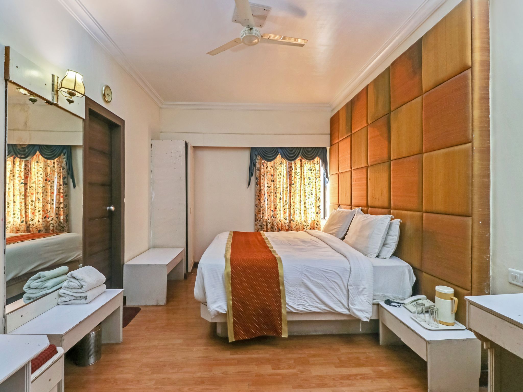 Viceroy Room