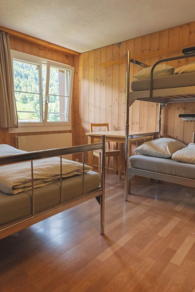 Six-Bed Room with Washbasin