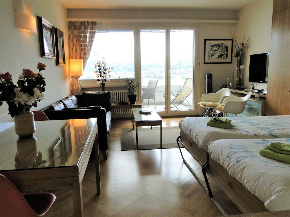 Breathtaking View for a Romantic Stay