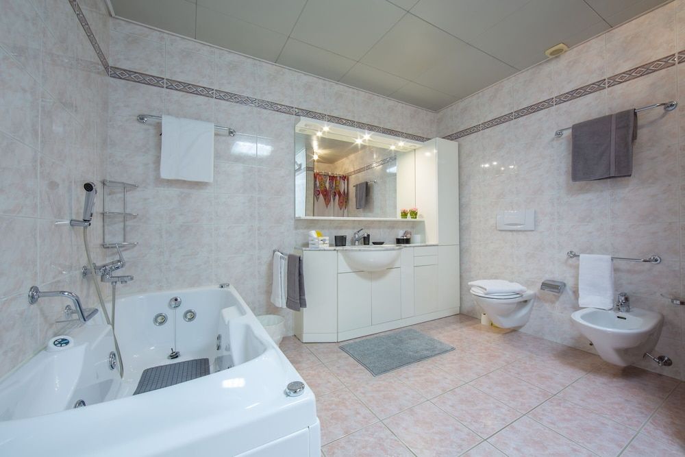 Chiara's Home Family Apartment, 2 Bedrooms, 2 Bathrooms, Mountainside (Chiara's Home) 9