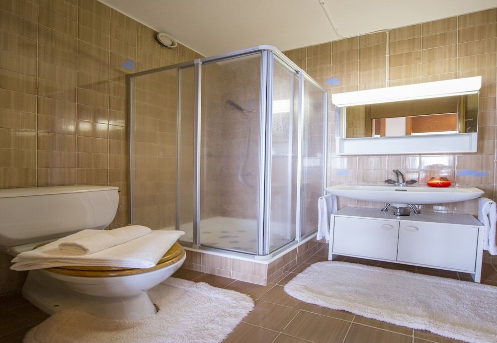 Aldesago Panoramica Family Apartment, 2 Bedrooms, 2 Bathrooms, Mountainside (Aldesago Panoramica) 11