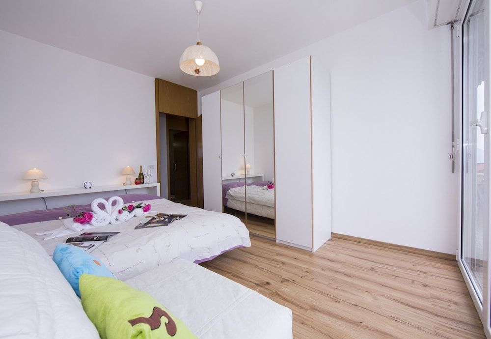 Aldesago Panoramica Family Apartment, 2 Bedrooms, 2 Bathrooms, Mountainside (Aldesago Panoramica) 3